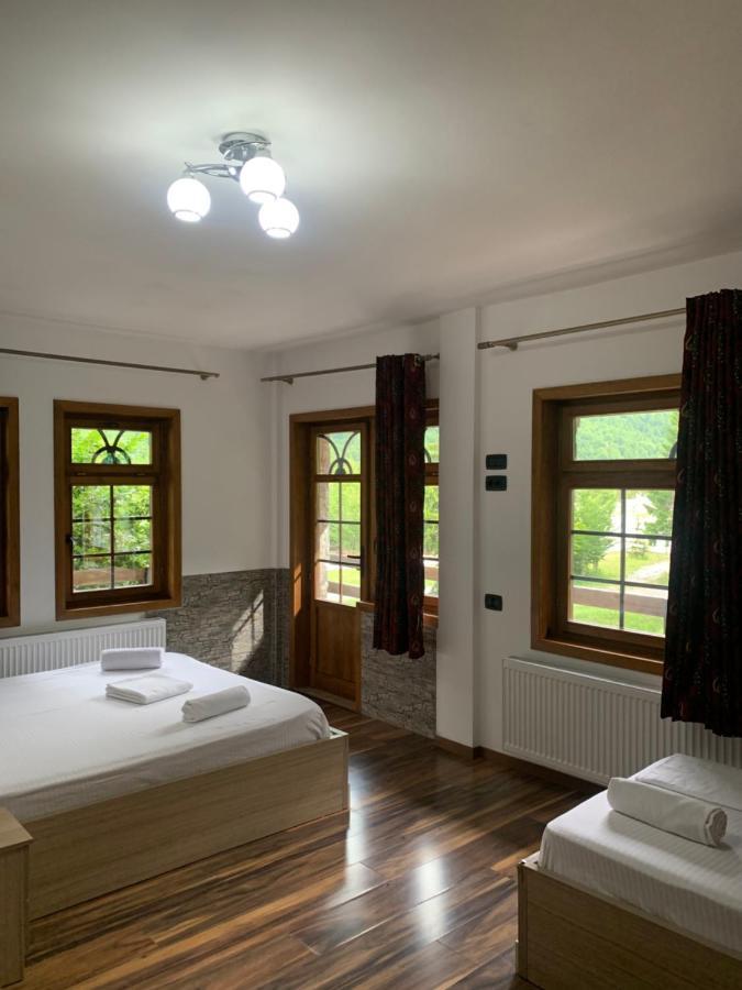 ולבונה Fusha E Gjes Hotel מראה חיצוני תמונה