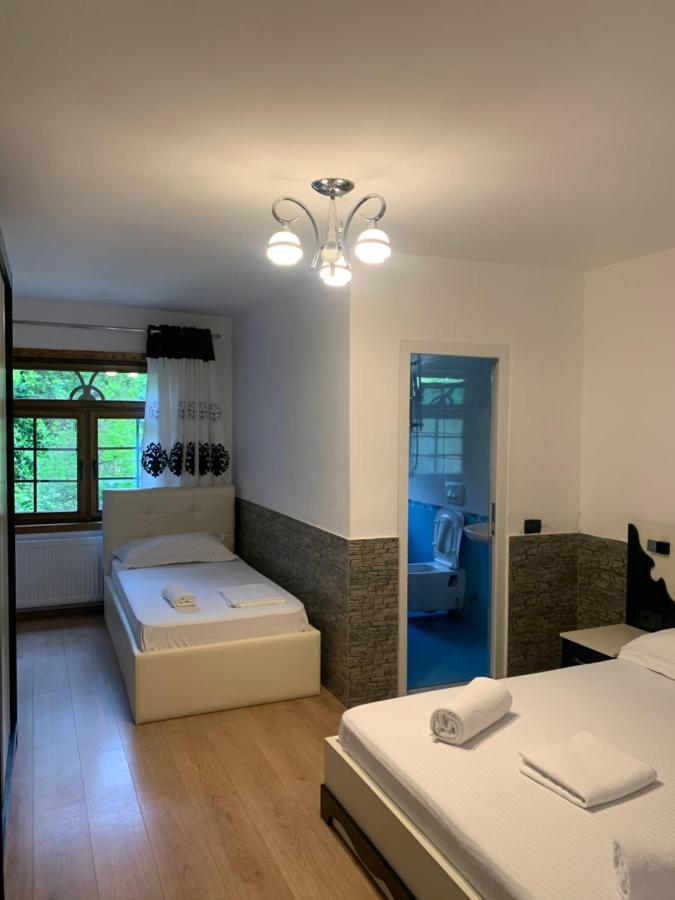 ולבונה Fusha E Gjes Hotel מראה חיצוני תמונה