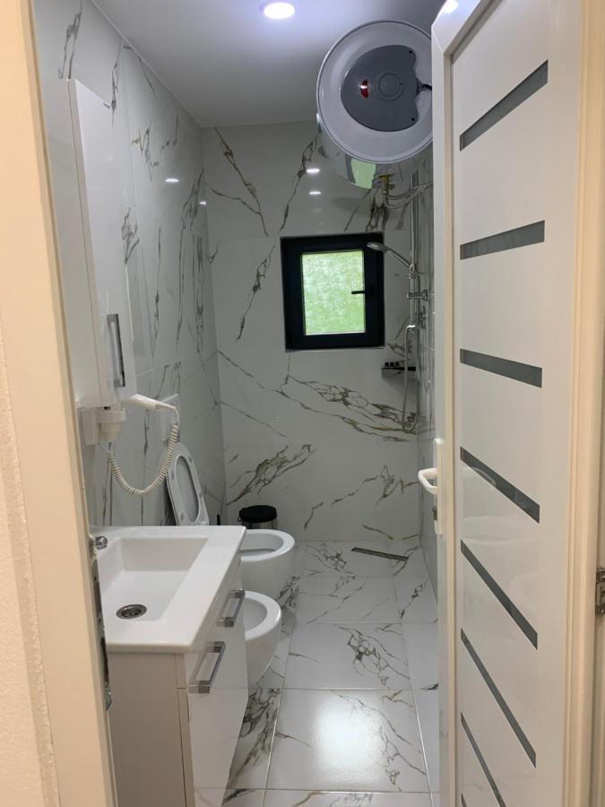 ולבונה Fusha E Gjes Hotel מראה חיצוני תמונה