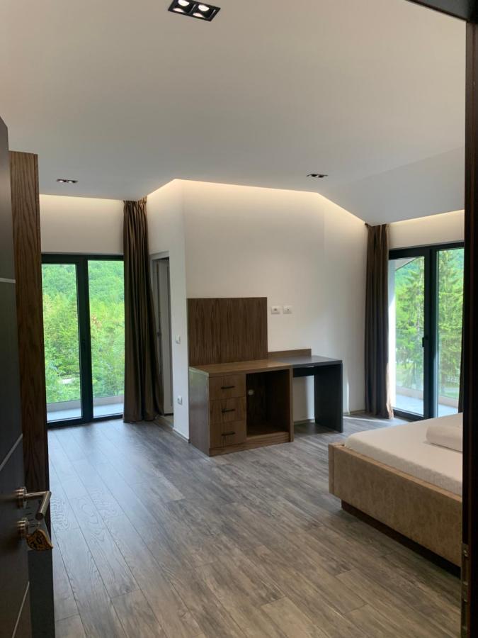 ולבונה Fusha E Gjes Hotel מראה חיצוני תמונה